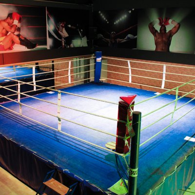 Boxring im Fitnessstudio von Punch Fitness Essen